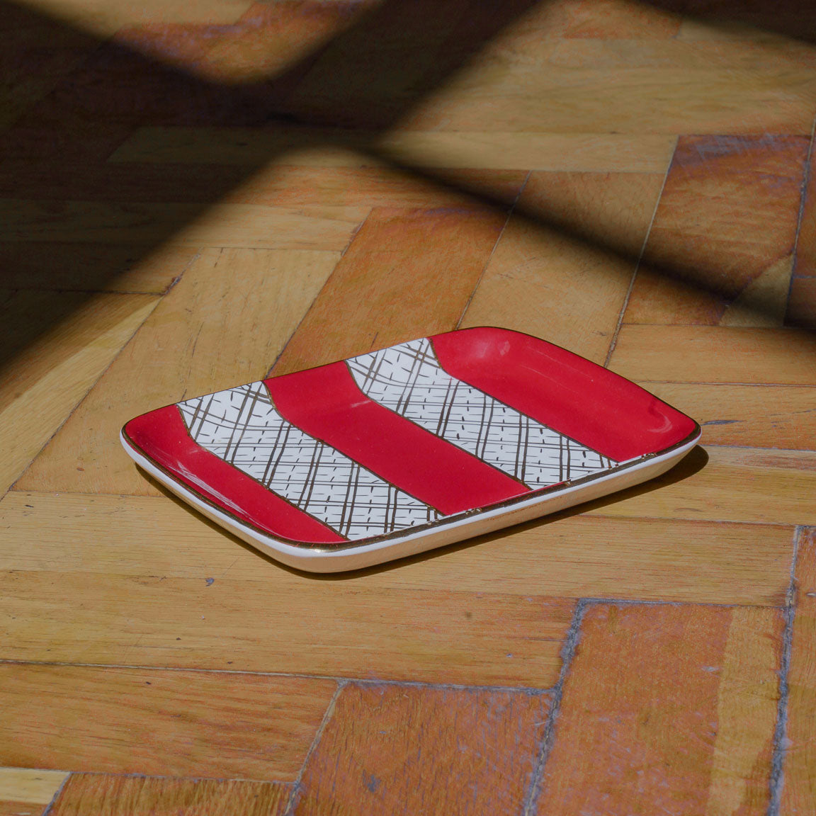 Assiette artisanale Rouge